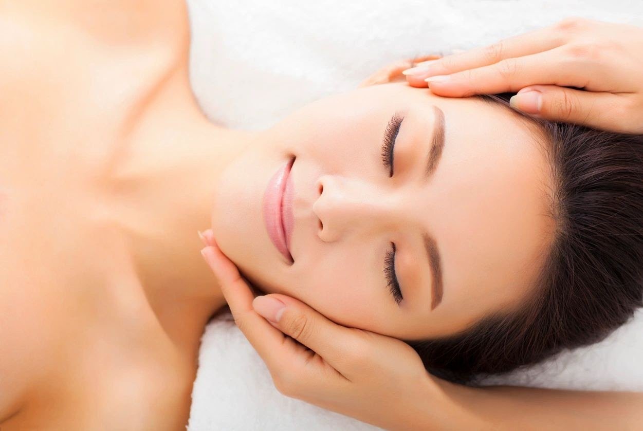 regular massage therapy helps relieve migraines