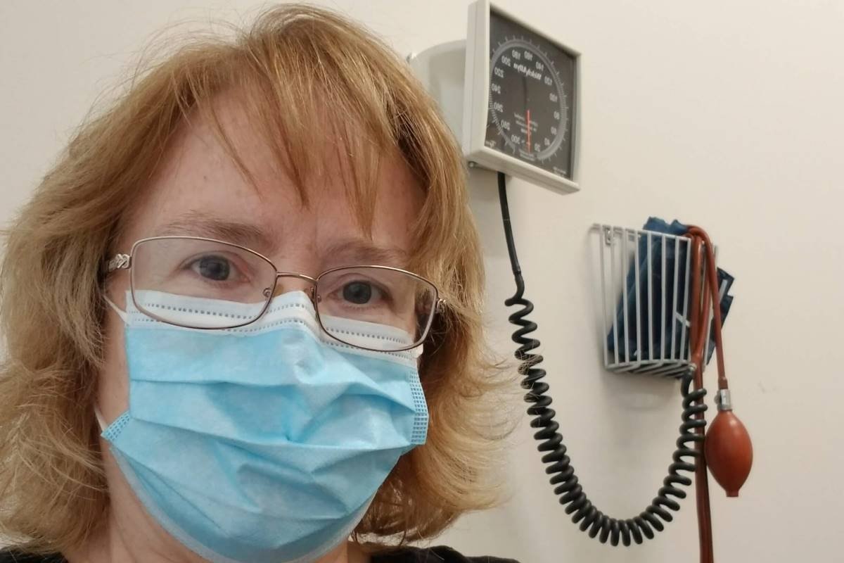 patients waits in a room for a doctor during the pandemic