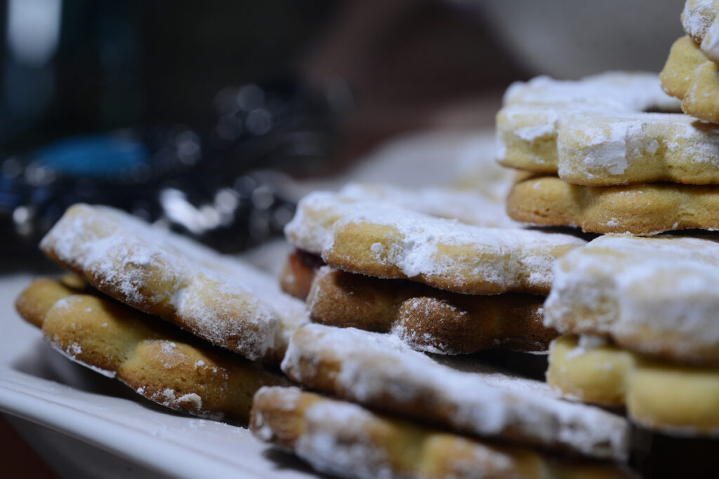A closeup shot of jammie dodgers