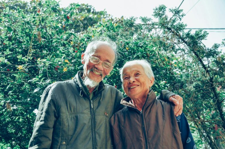 15 Ways to Keep Your Aging Parents Independent Longer