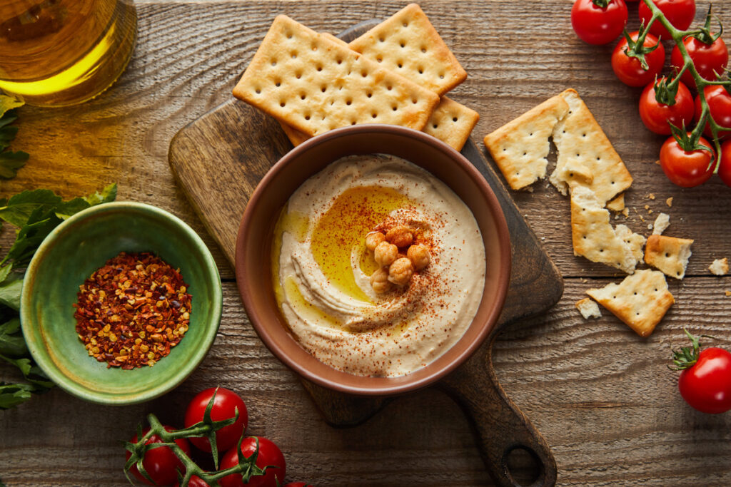 Hummus with Whole Grain Crackers