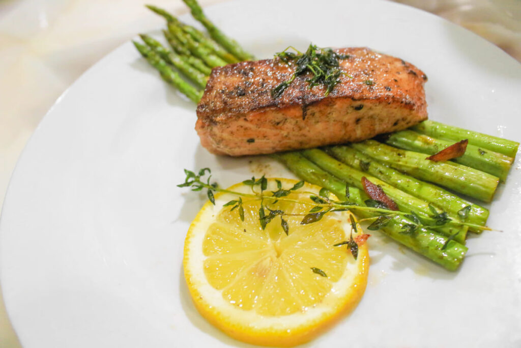 Lemon Garlic Salmon with Asparagus