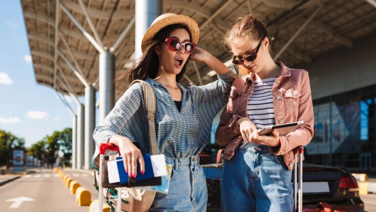 friends traveling