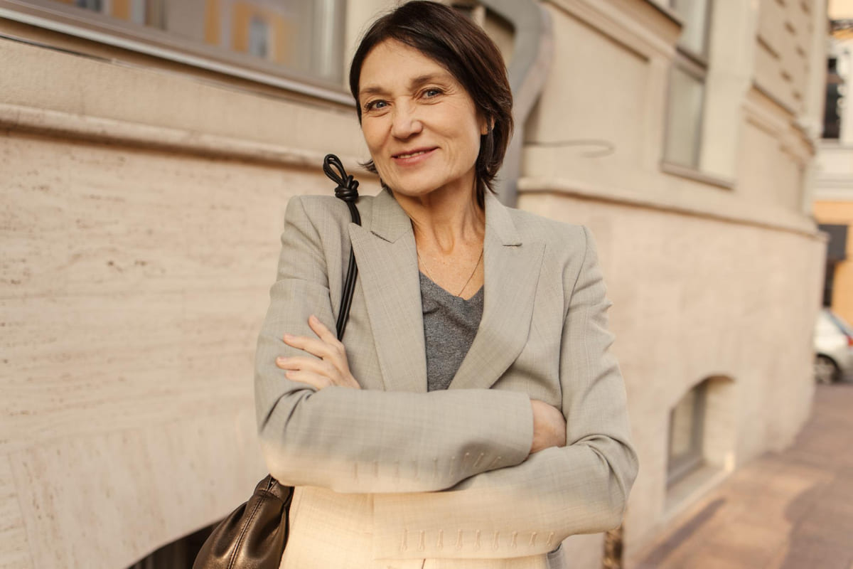 10 Secrets Older Women Know About Loving Themselves That Younger Women Don’t – Wisdom for Lasting Self-Confidence and Joy