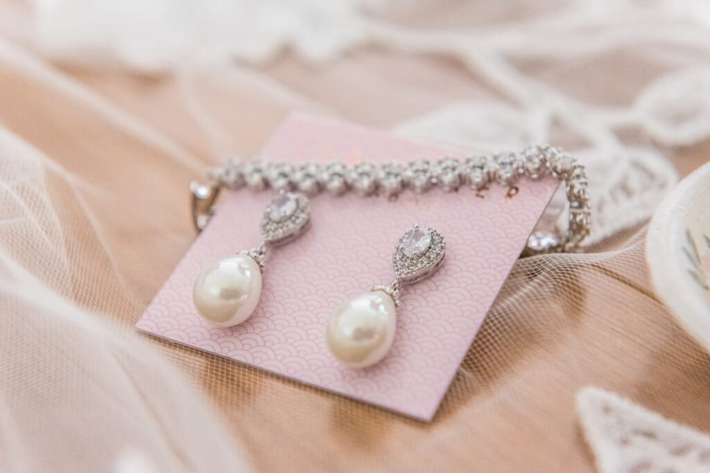 Classic pearl earrings