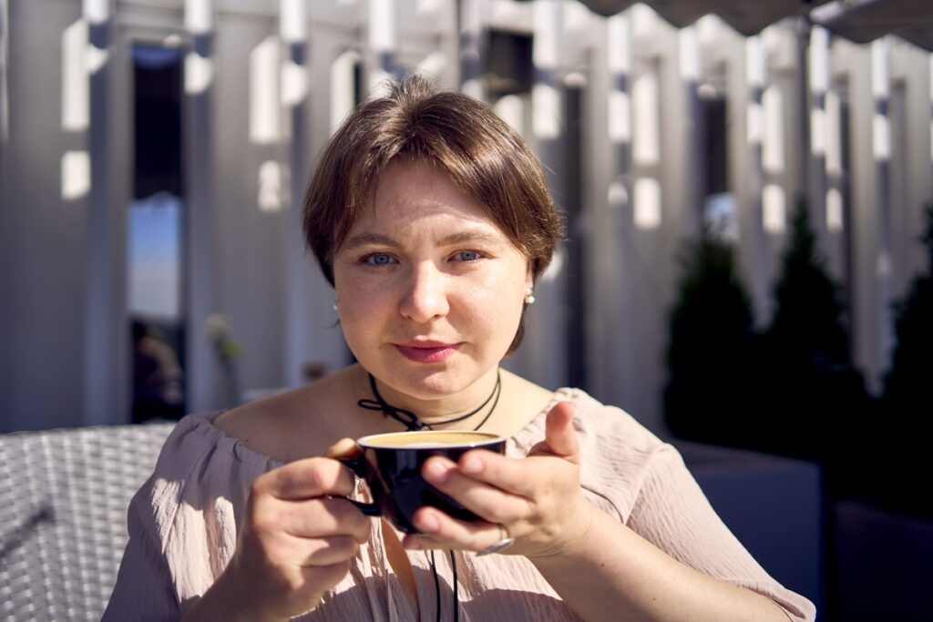Enjoy coffee or tea without distractions