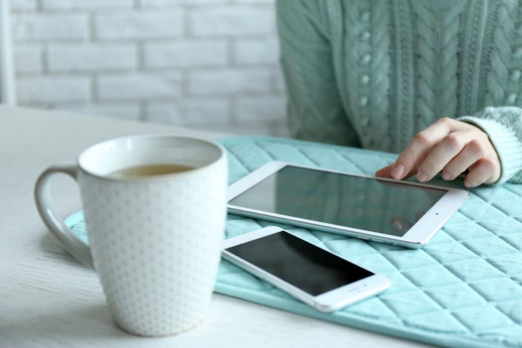 Taking regular digital detoxes