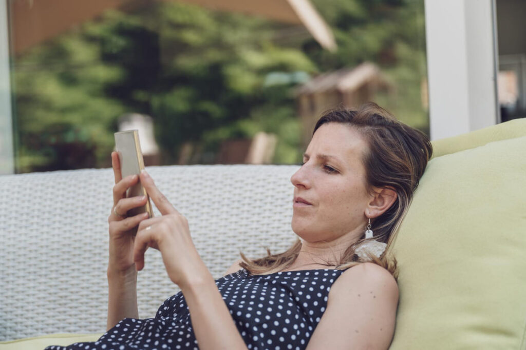 Why Dating Apps Can Be Tough for Women Over 40