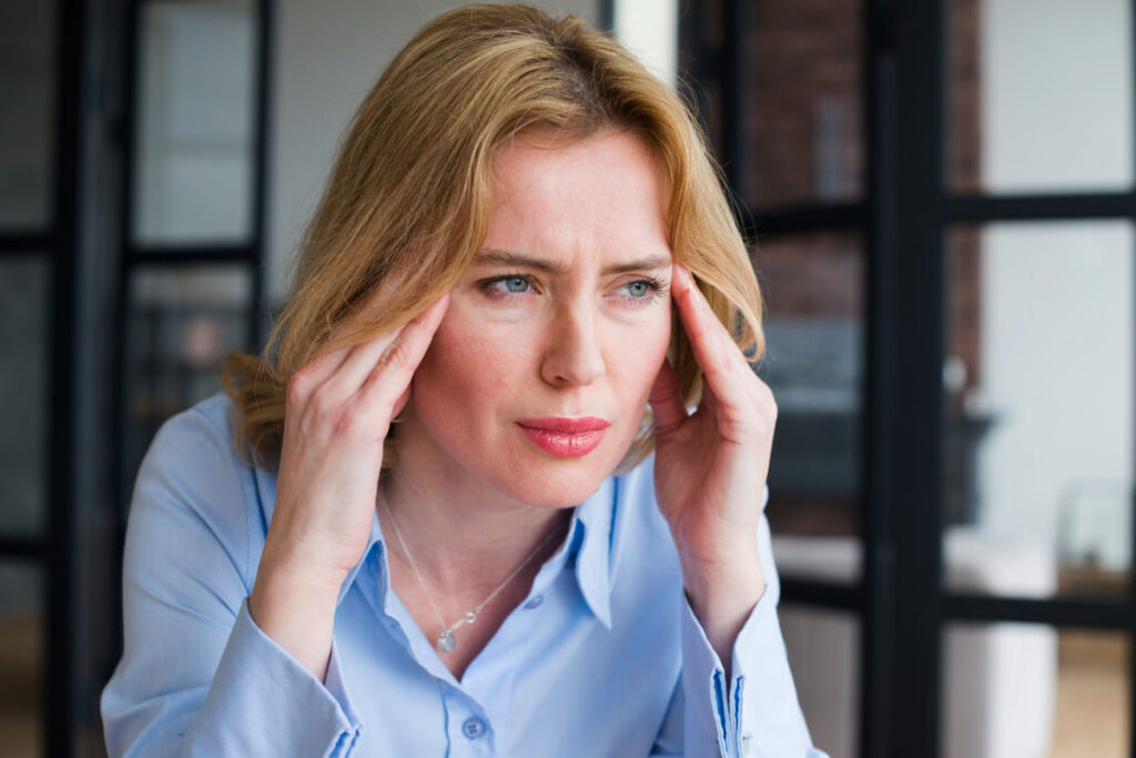 Why Women Over 40 Are Opting for a Dating App Detox