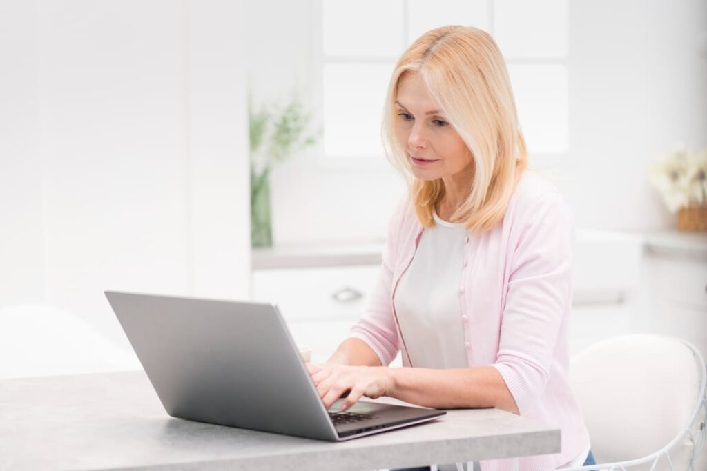 Writing A Catchy Bio That Attracts The Right Matches