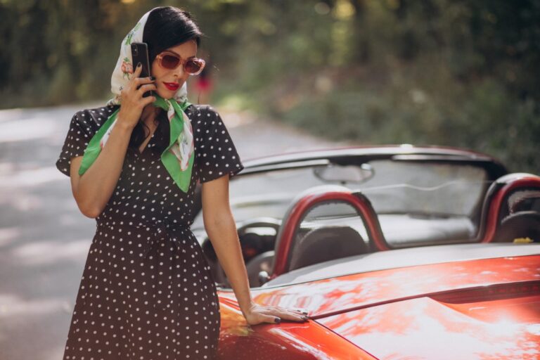20 Things Women Had to Do in the ’70s That Would Be Unthinkable Today