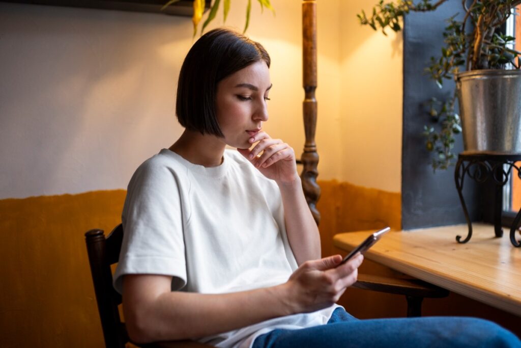 Mindlessly scrolling social media