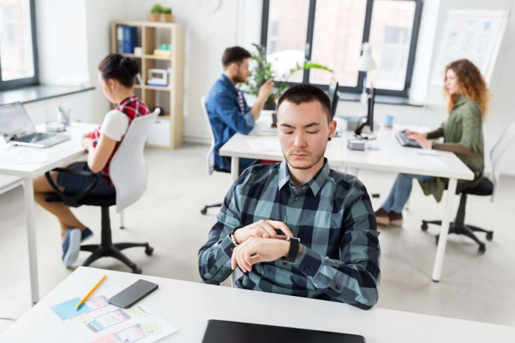 No personal phone use at desk