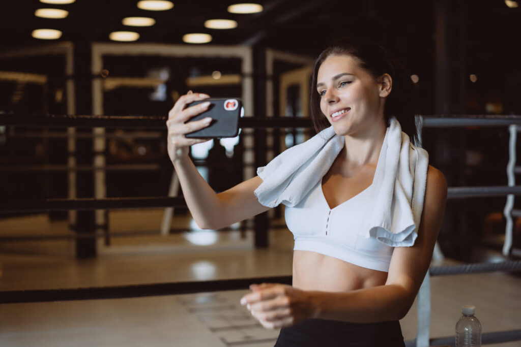 Showing off with too many gym selfies