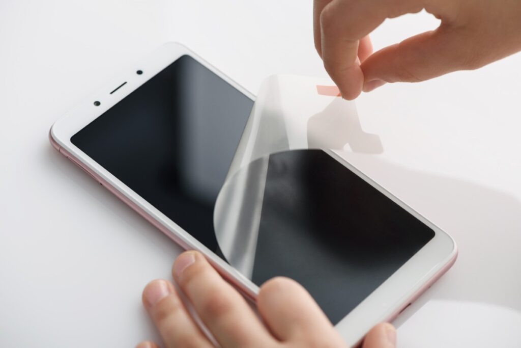 Using a peeling phone screen protector