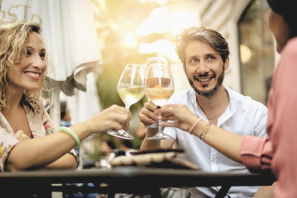 Well-established social circles