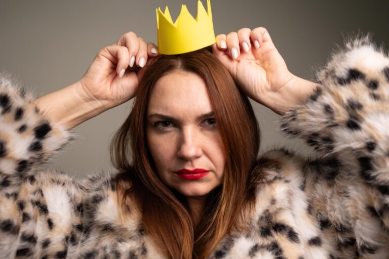 10 Classy Ways to Handle Criticism Like a Queen with Confidence and Grace