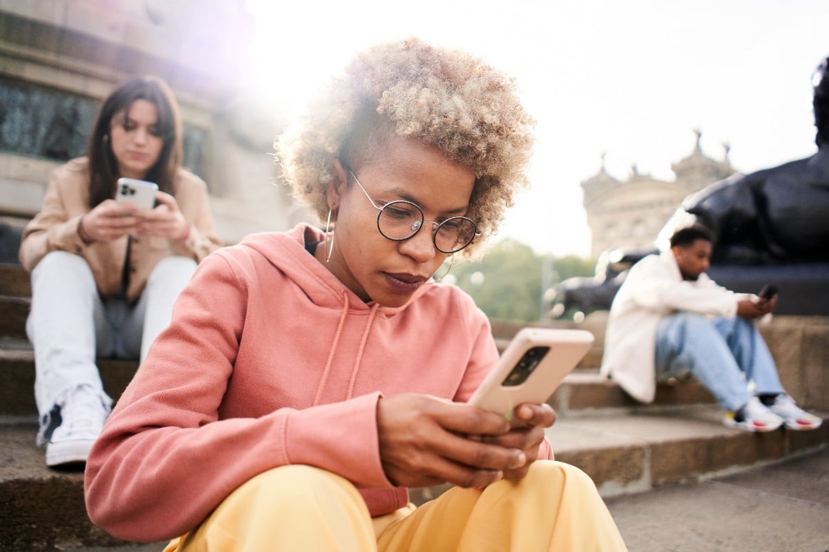 10 Everyday Phone Habits That Make You Look Rude Without Knowing It That You Need to Stop Now!