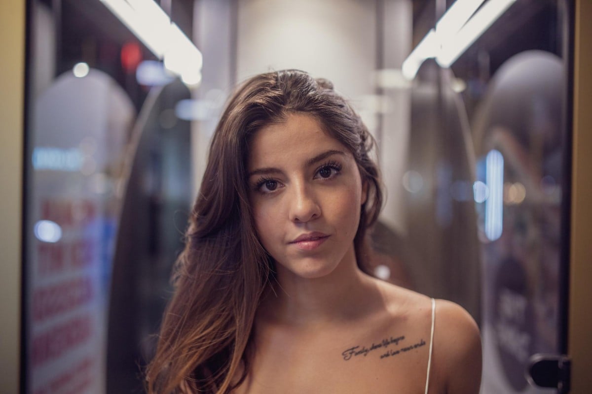 10 Things People Do That Reveal They’re Insecure And How To Spot Them Easily