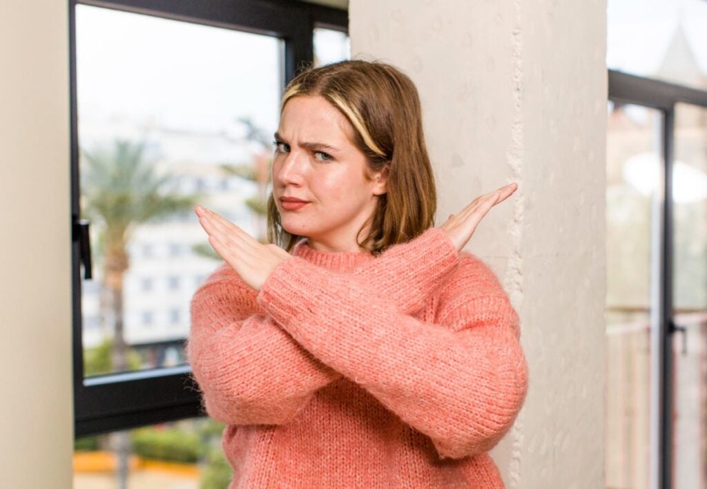 11 Classy Ways to Say No Without Offending Anyone for Smooth, Friendly Conversations