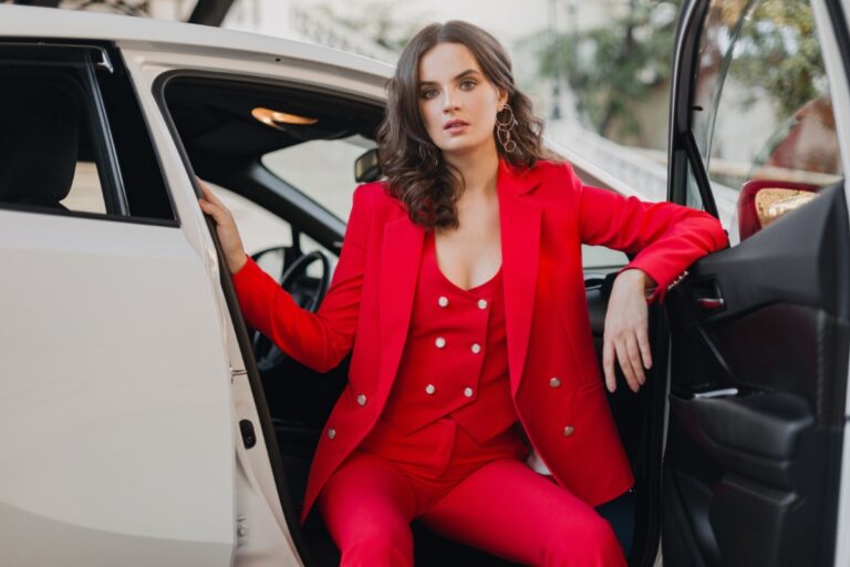 13 Subtle Signs You Move in High-Class Circles and How to Recognize Them Easily