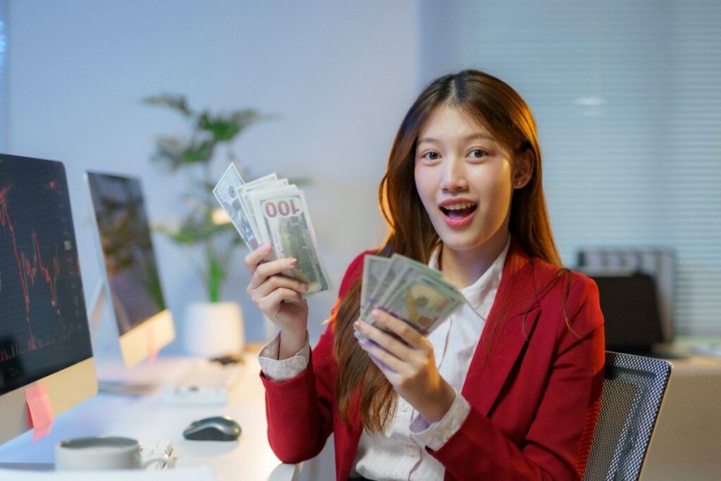 15 Everyday Money Choices That Quietly Signal Status That You’ll Love Discovering