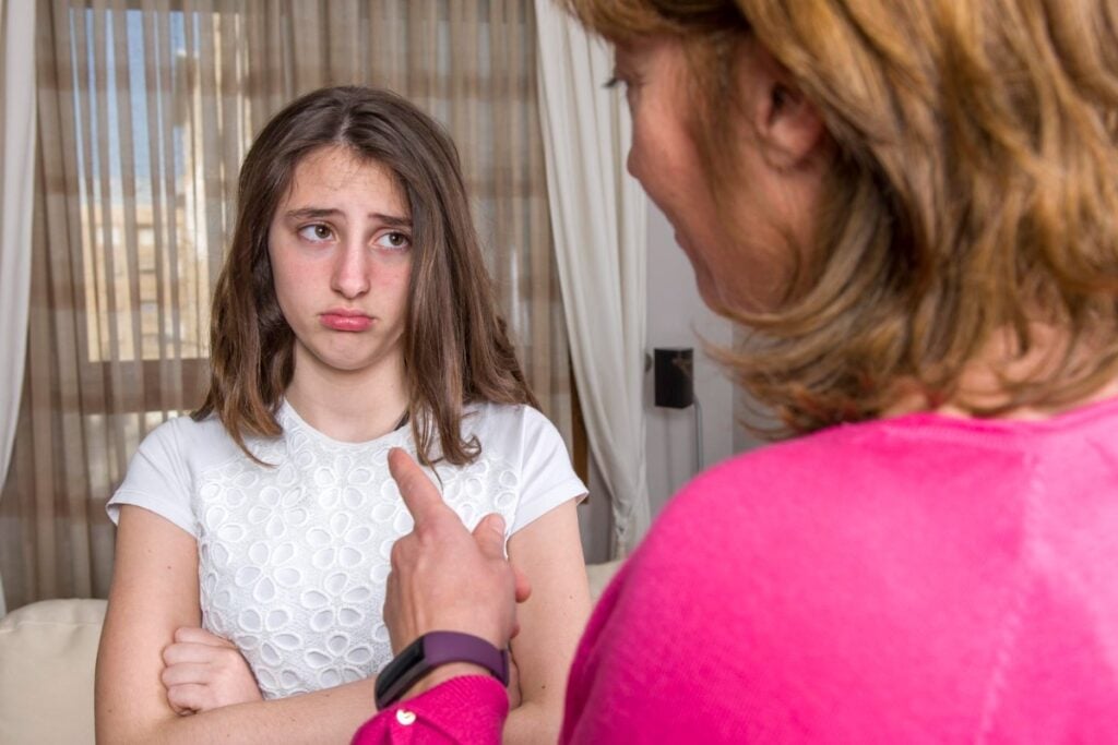 If You Do These 11 Things, You Grew Up in a Controlling Household – Here’s What It Means