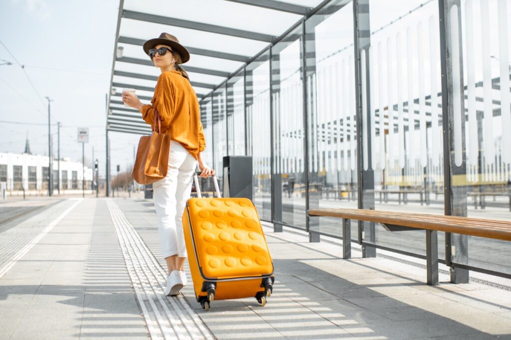 Overpacking large, bulky suitcases