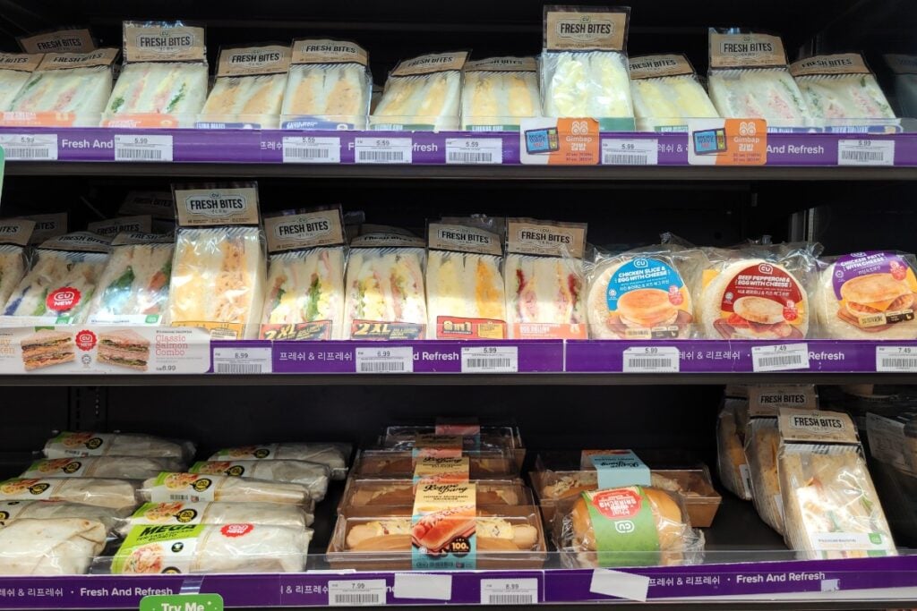 Pre-made sandwich wraps