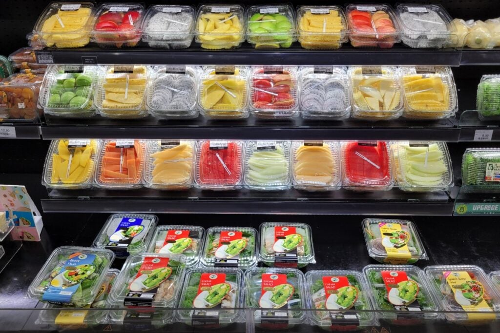 Pre-sliced fruit