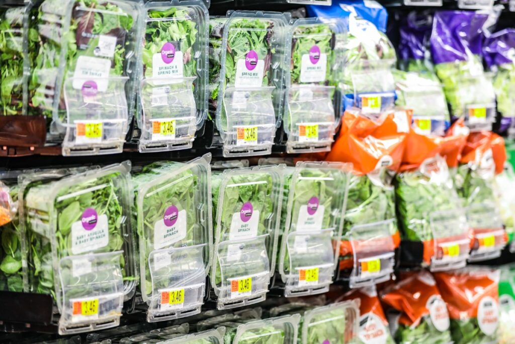 Single-serving salad kits