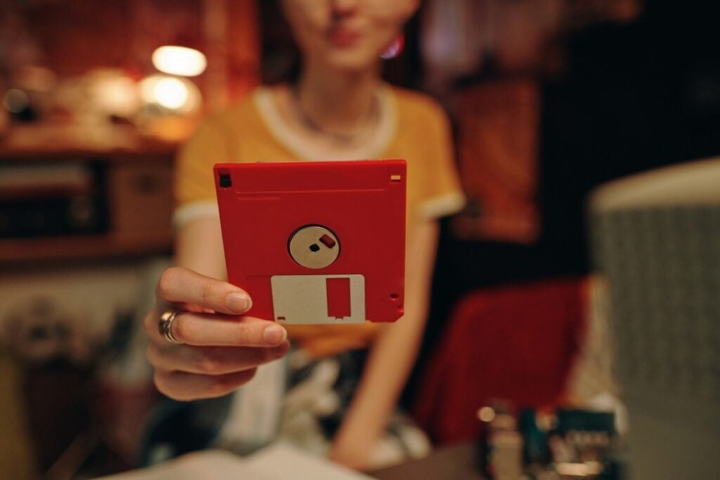 Using floppy disks for data storage