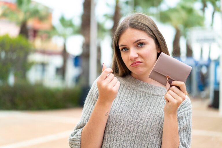 10 Everyday Money Habits That Make You Look Cheap And How To Avoid Them