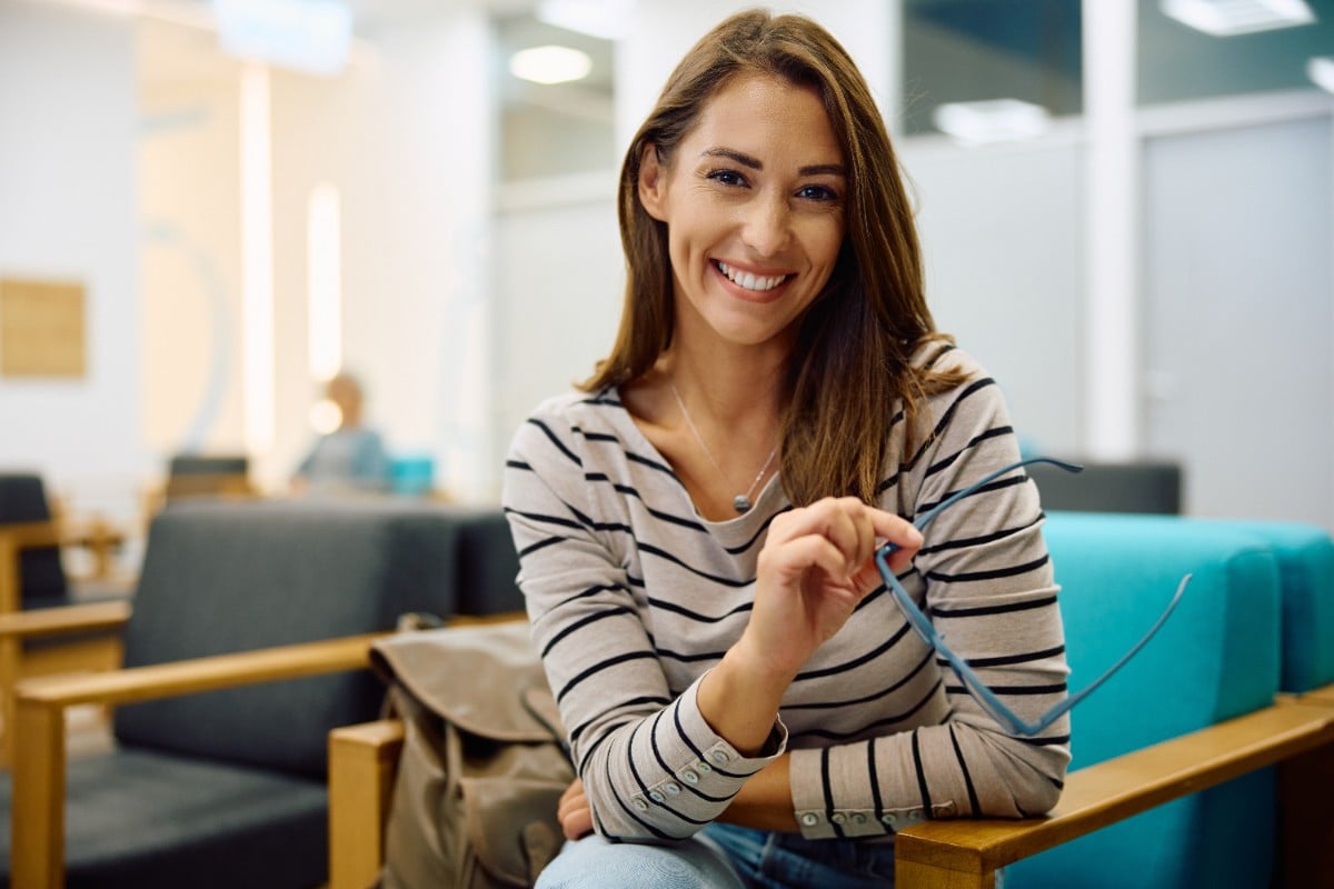 14 Weird Waiting Room Rituals People Fall Into And Why We Do Them Without Thinking