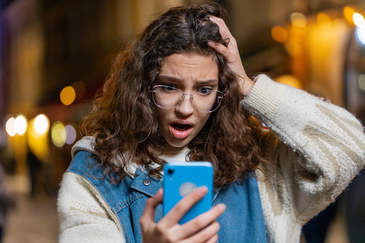 15 Random Things People Google Late at Night That’ll Make You Question Humanity