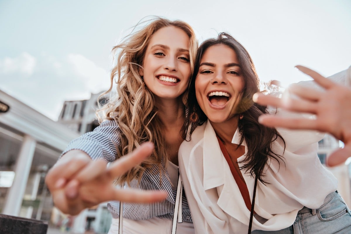 15 Small Habits That Accidentally Push Friends Away and How to Fix Them Easily