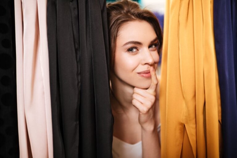 15 Things People Do in Dressing Rooms That Nobody Talks About You’ll Relate To