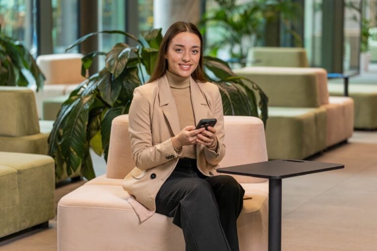 15 Things People Do in Hotel Lobbies Just to Kill Time (Because Waiting Isn’t Fun)