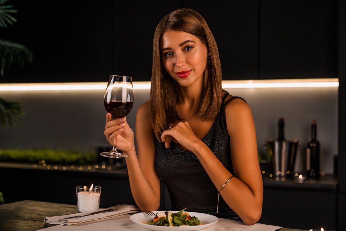 15 Things People Secretly Judge on Dating Profiles And How To Stand Out