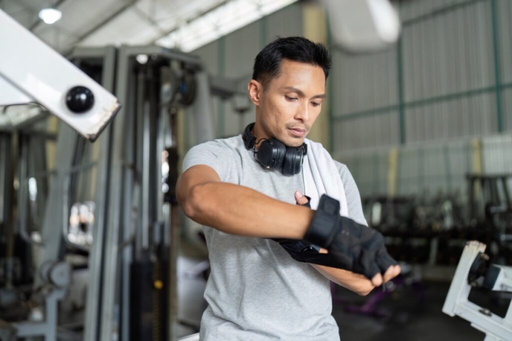 Constantly adjusting gloves mid-exercise