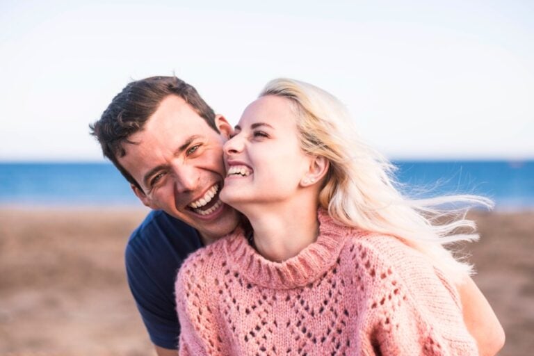 12 Nice Guy Behaviours That Could Be Relationship Red Flags to Watch Out For