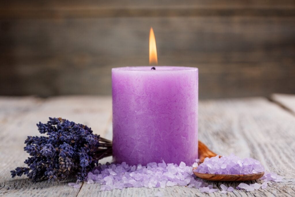 Scented candles with generic aromas