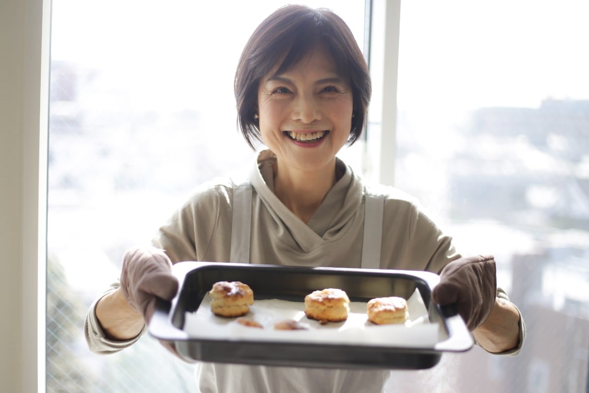 12 Kitchen Habits Women Over 50 Have Perfected (Mostly by Accident) That Make Cooking Easier and More Enjoyable
