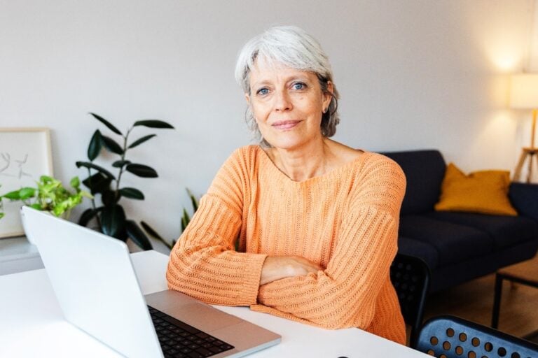 12 Little Things Women Over 50 Do That Deserve a Standing Ovation for Their Strength and Grace