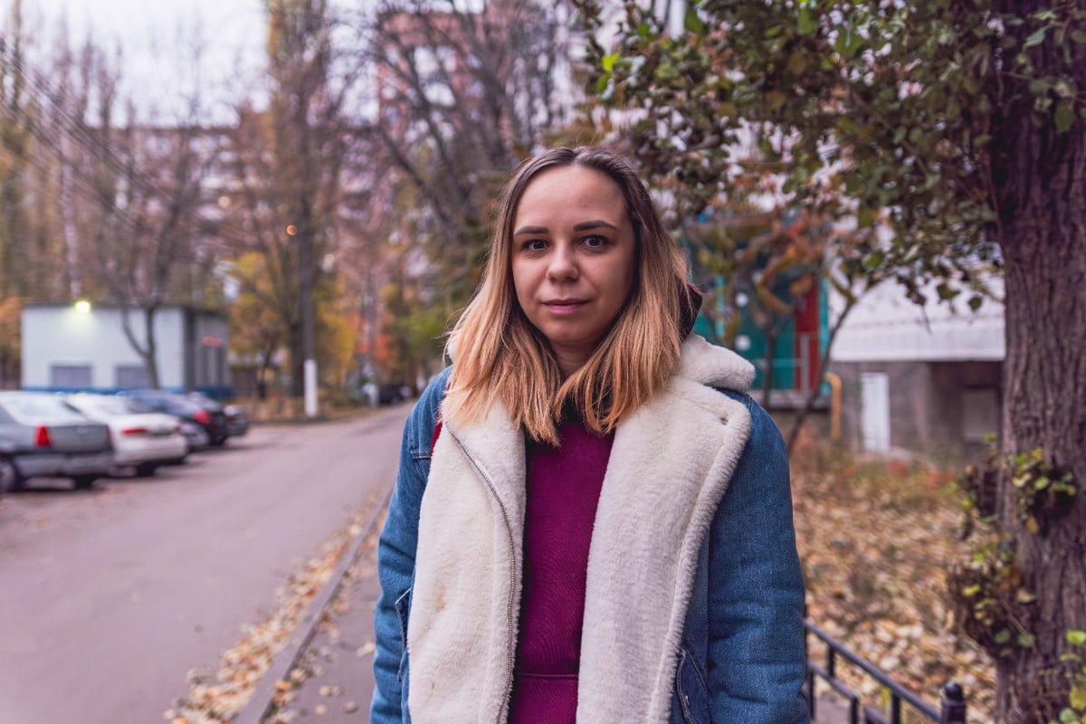 15 Things People Do When They’re Stuck Behind a Slow Walker (And How We All Secretly Lose Our Minds)