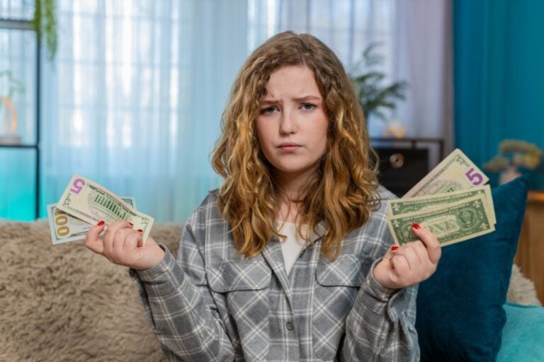 9 Money Habits That Can Keep the Middle Class Poor Forever and How to Break Free