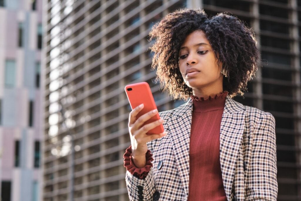 Feeling increasingly anxious or stressed after scrolling