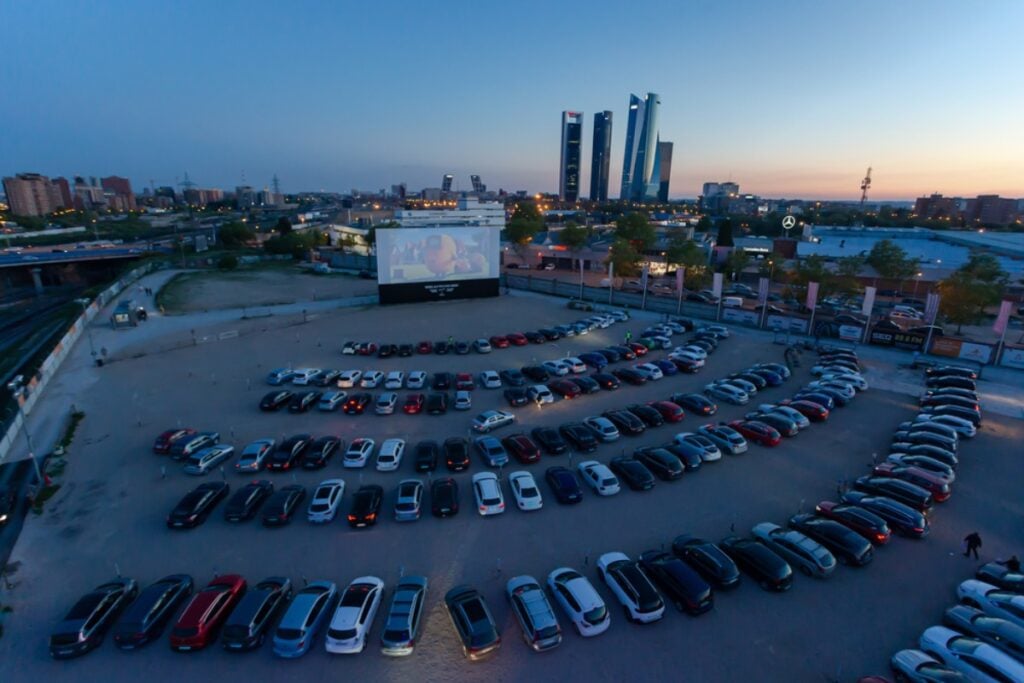 Playing 'guess that car model' like a vintage car show