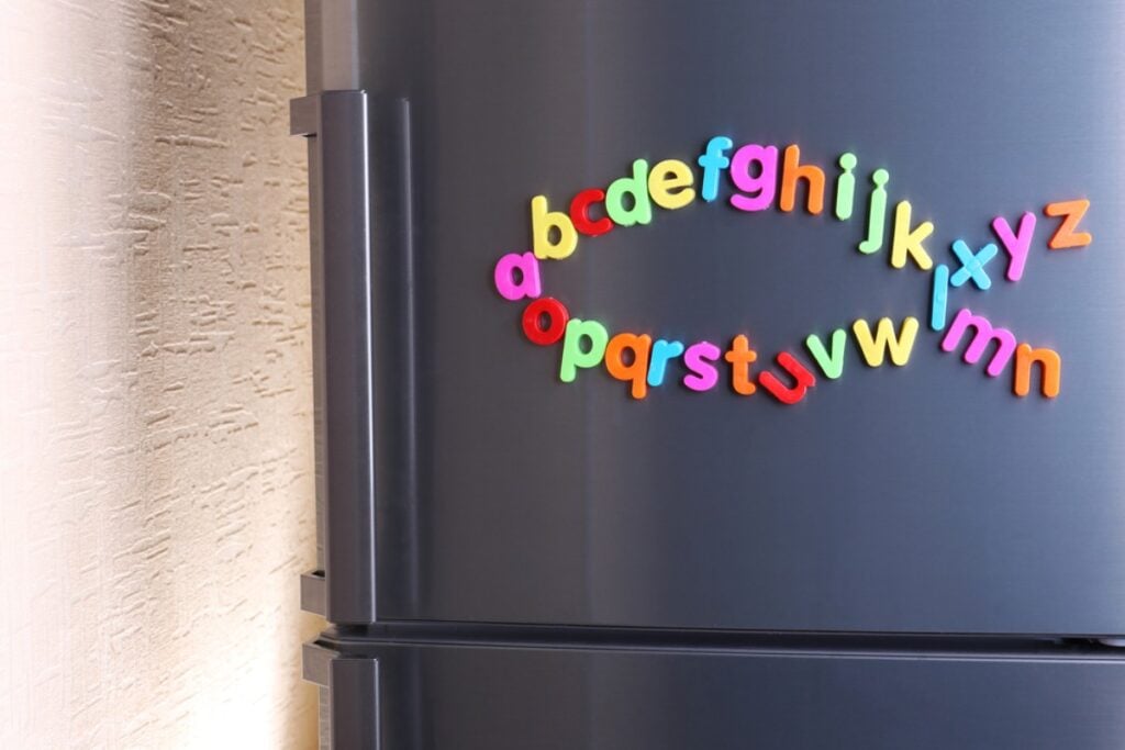 Shuffle your fridge magnets into a more 'aesthetic' formation