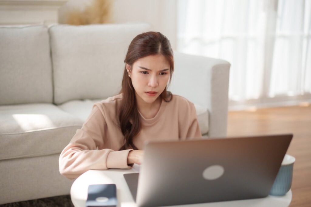 Struggles with maintaining a healthy routine